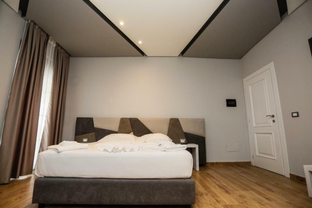 Lubjana Hotel ドゥラス エクステリア 写真